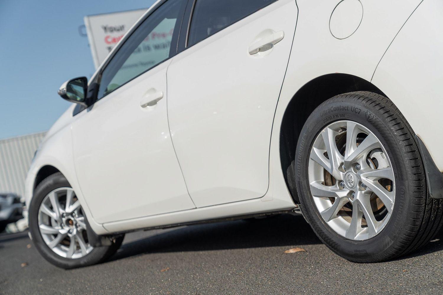 2016 Toyota Corolla Ascent Sport in White