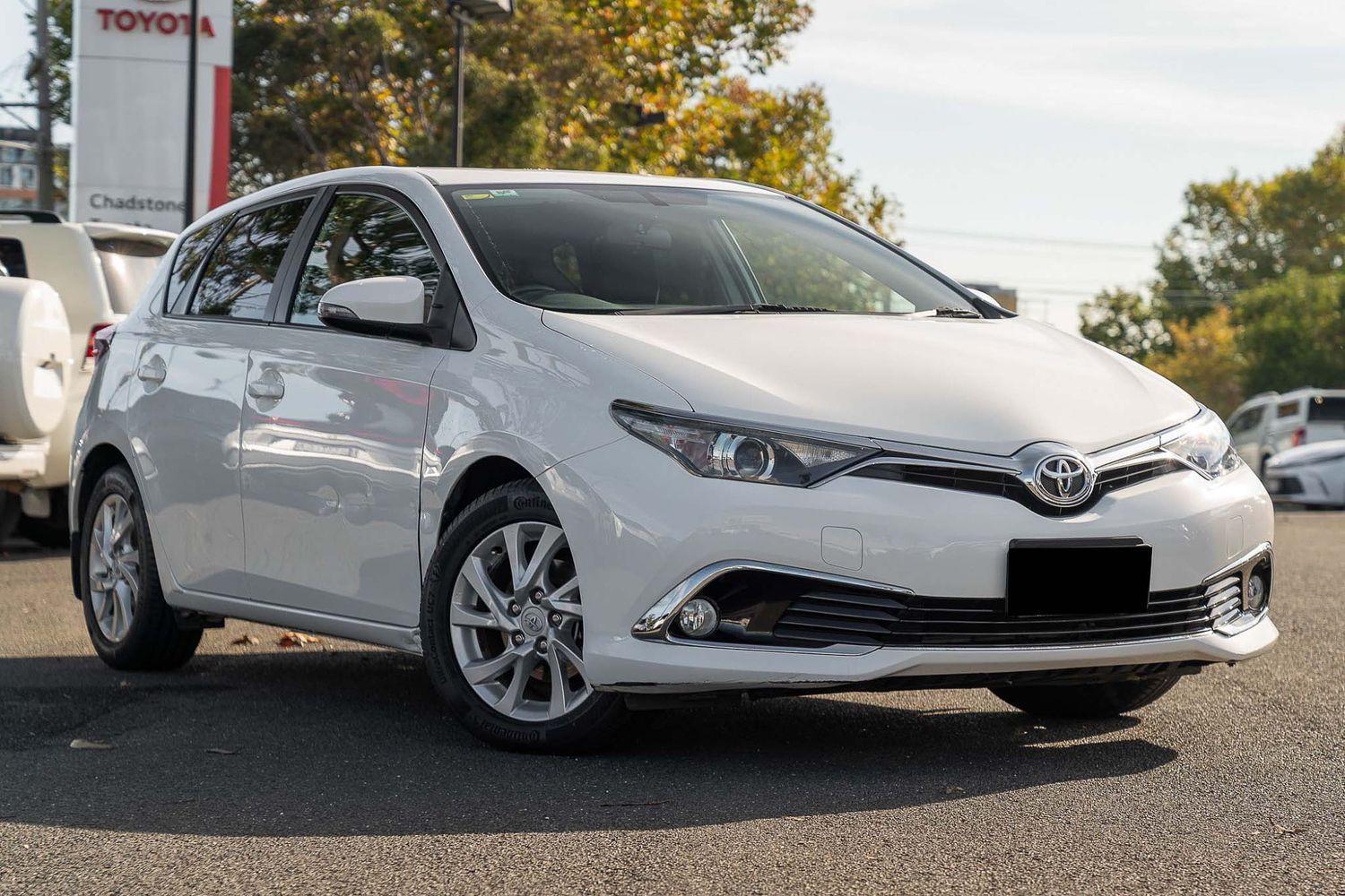 2016 Toyota Corolla Ascent Sport in White