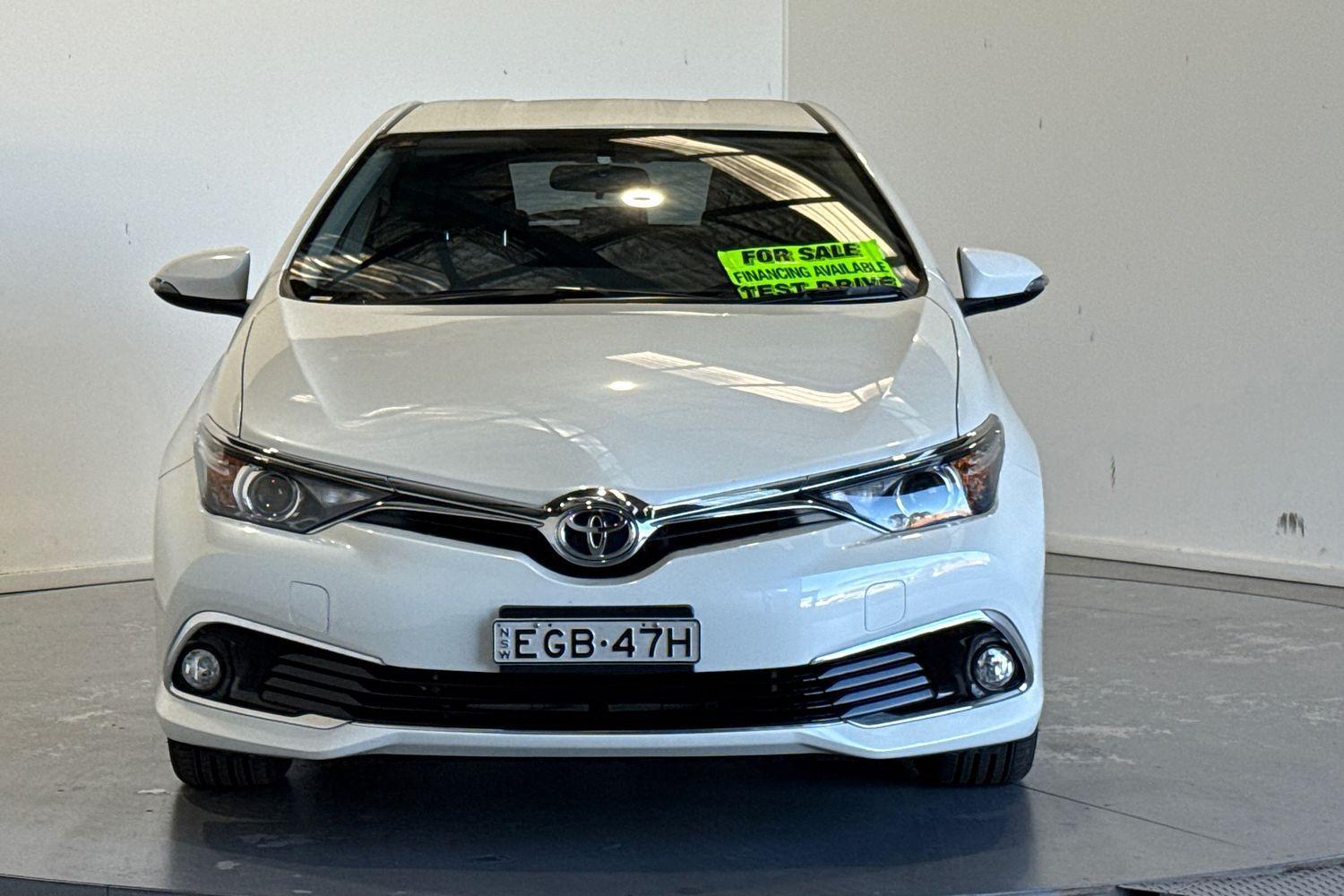 2016 Toyota Corolla Ascent Sport in White