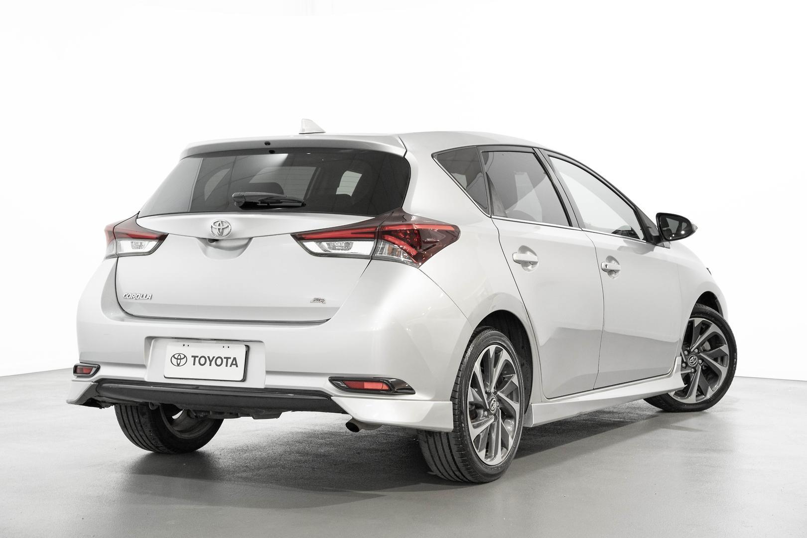 2017 Toyota Corolla ZR in Silver