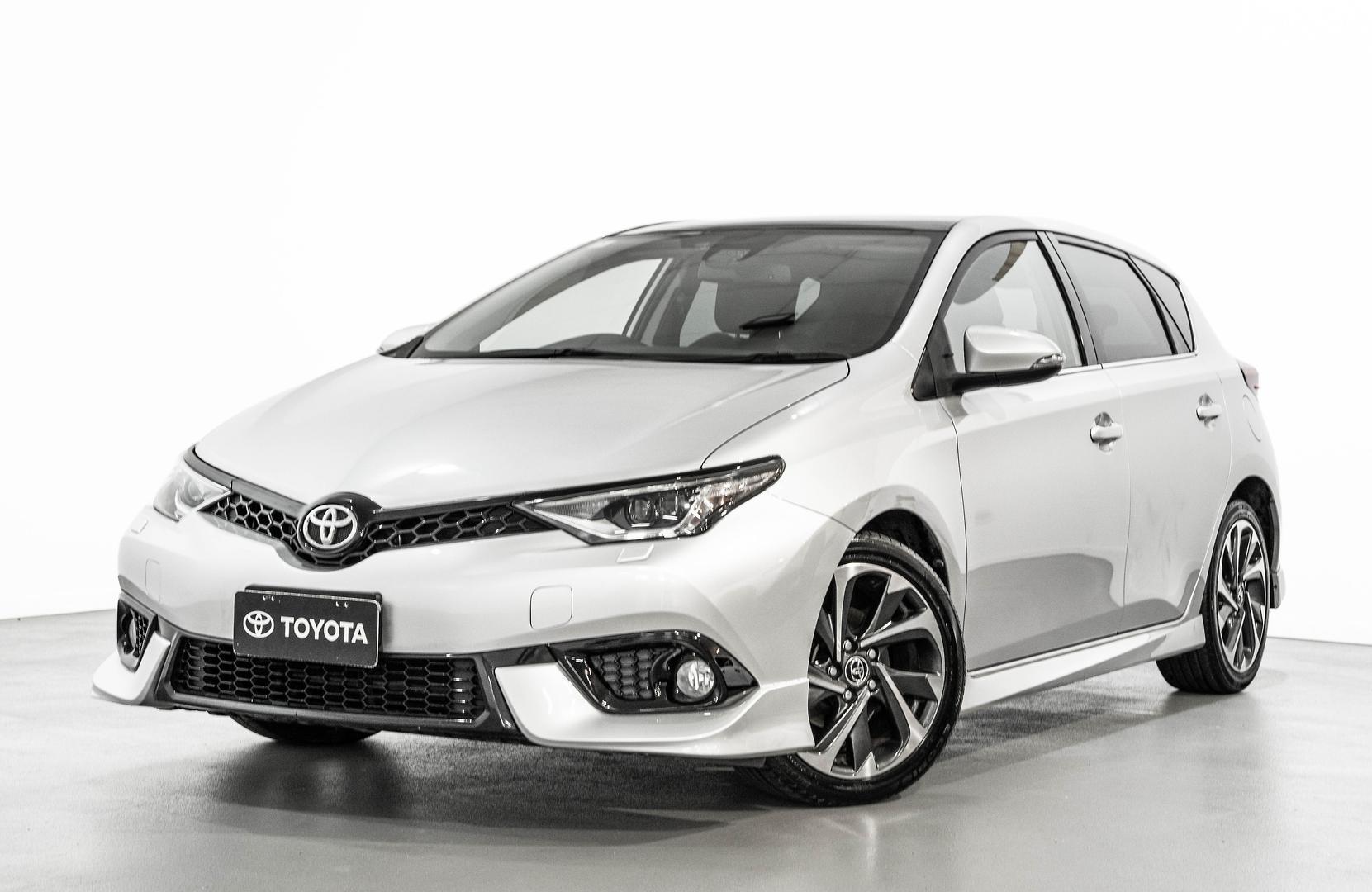 2017 Toyota Corolla ZR in Silver
