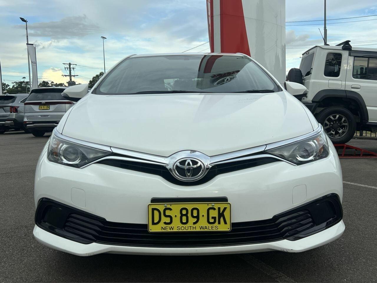 2017 Toyota Corolla Ascent in White