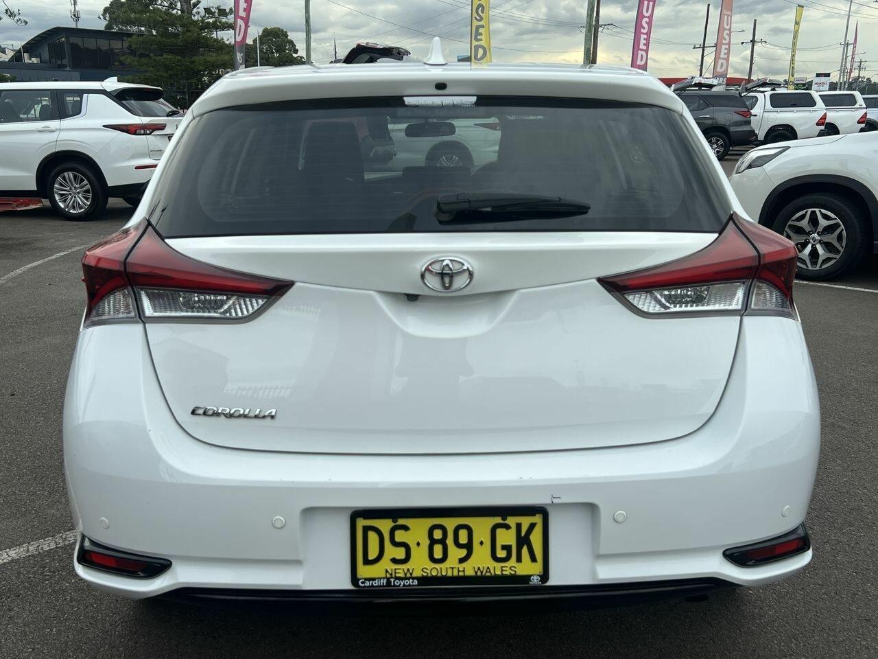 2017 Toyota Corolla Ascent in White