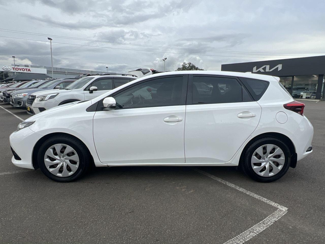 2017 Toyota Corolla Ascent in White