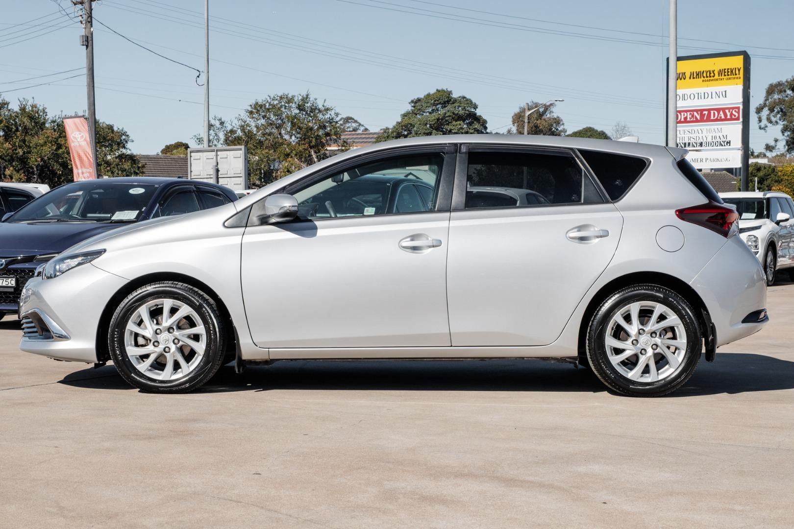 2015 Toyota Corolla Ascent Sport in Silver