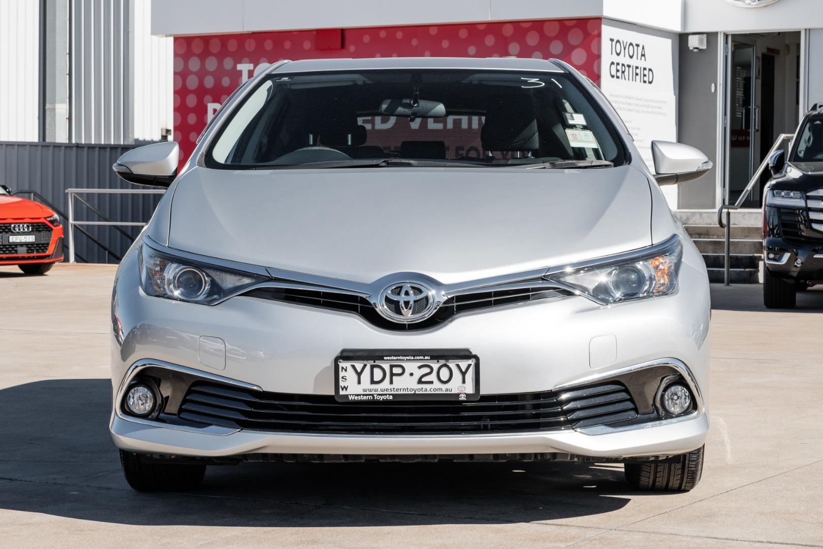 2015 Toyota Corolla Ascent Sport in Silver
