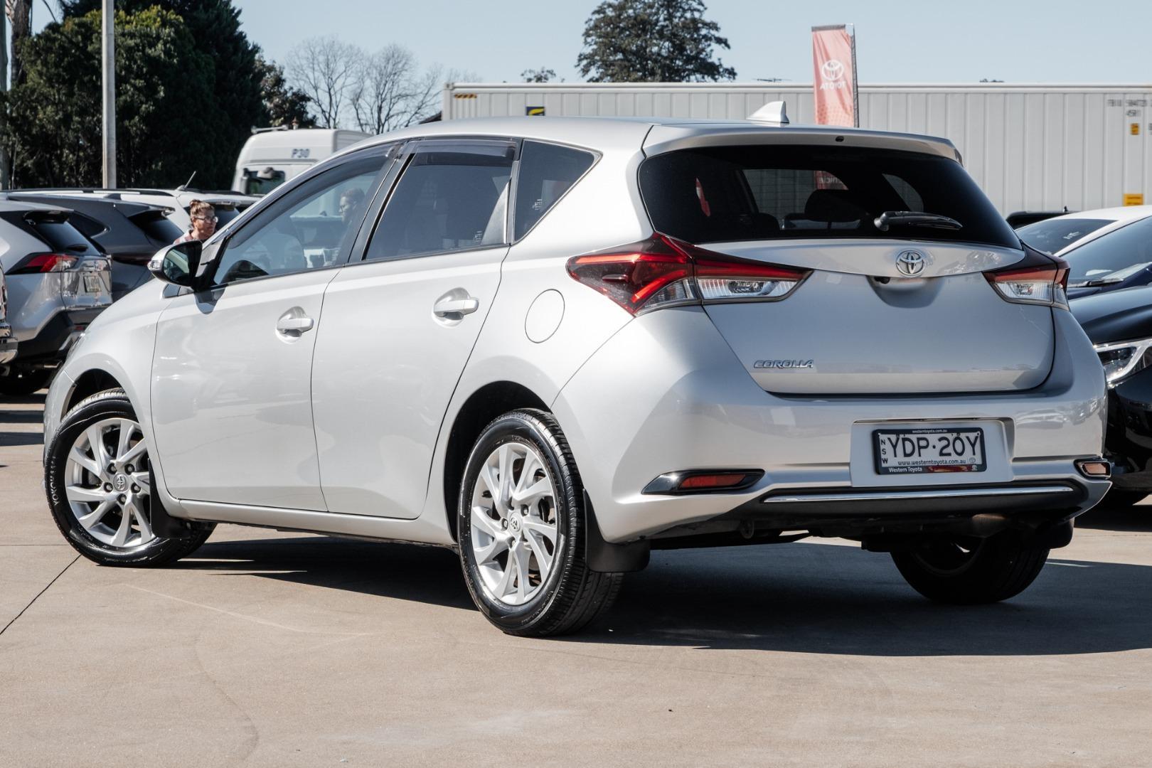 2015 Toyota Corolla Ascent Sport in Silver