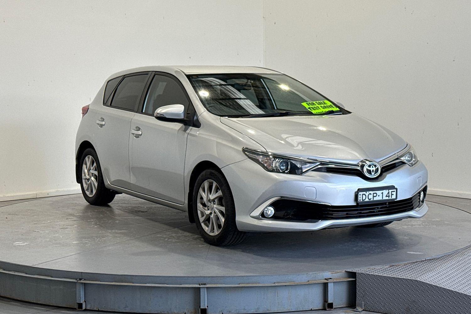 2015 Toyota Corolla Ascent Sport in Silver