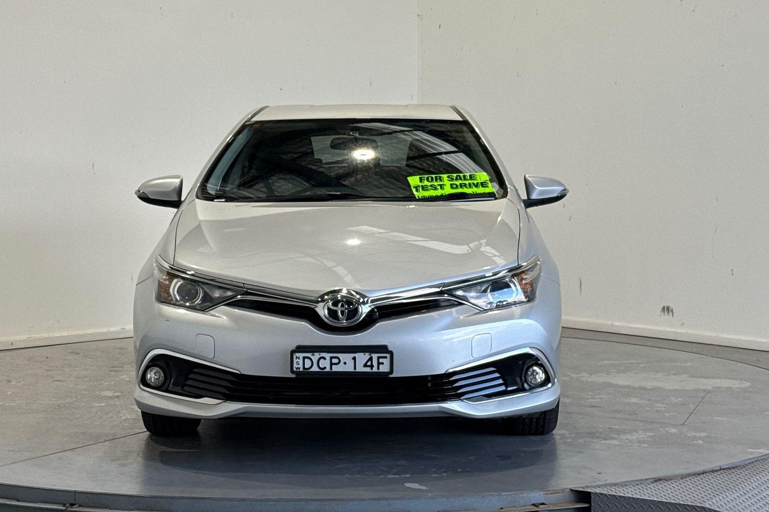 2015 Toyota Corolla Ascent Sport in Silver