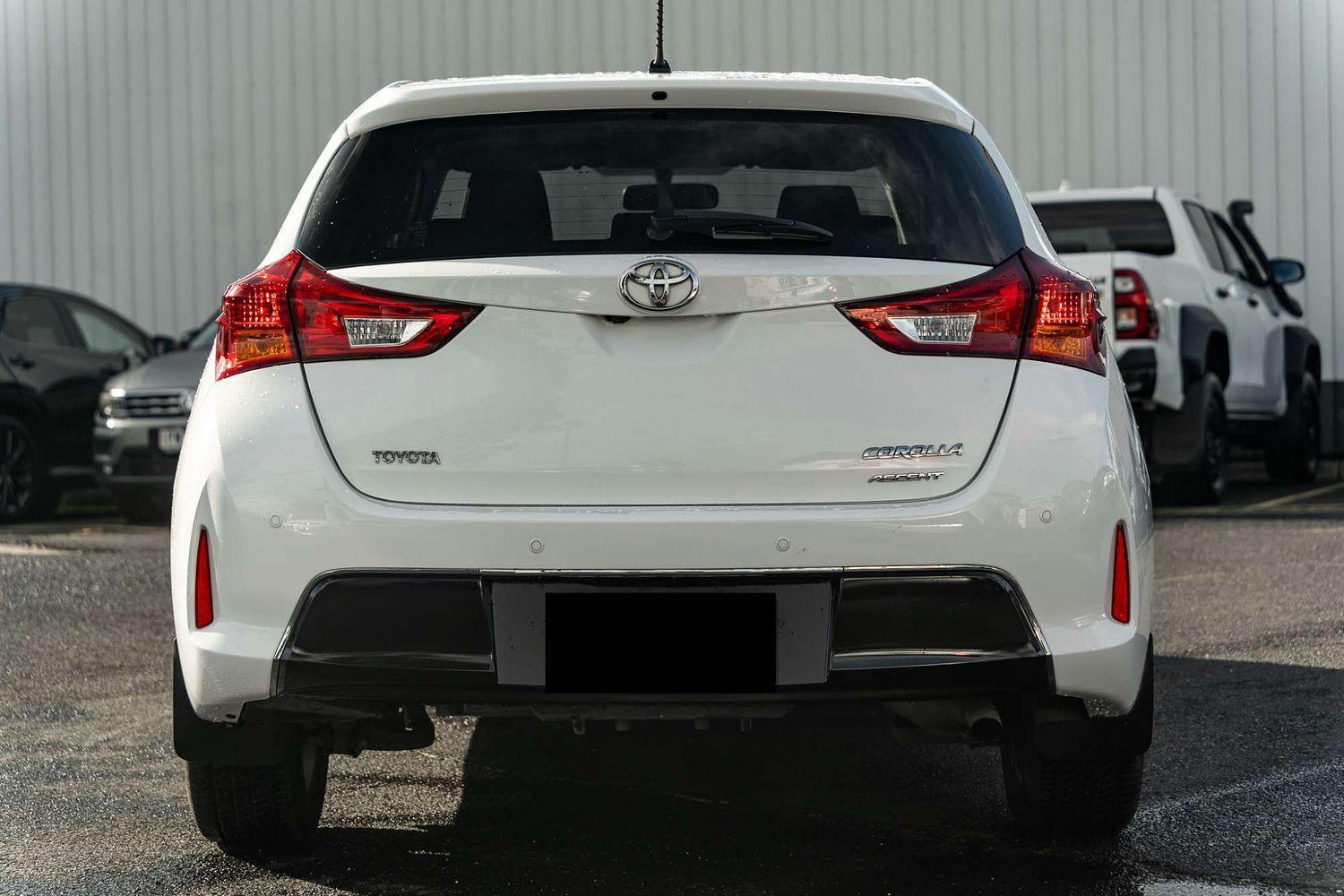 2015 Toyota Corolla Ascent Sport in White