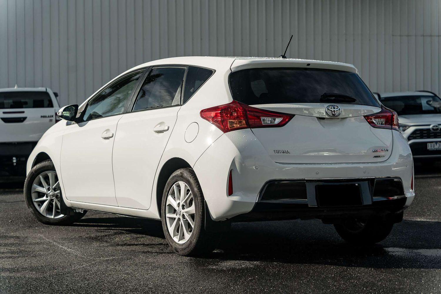 2015 Toyota Corolla Ascent Sport in White