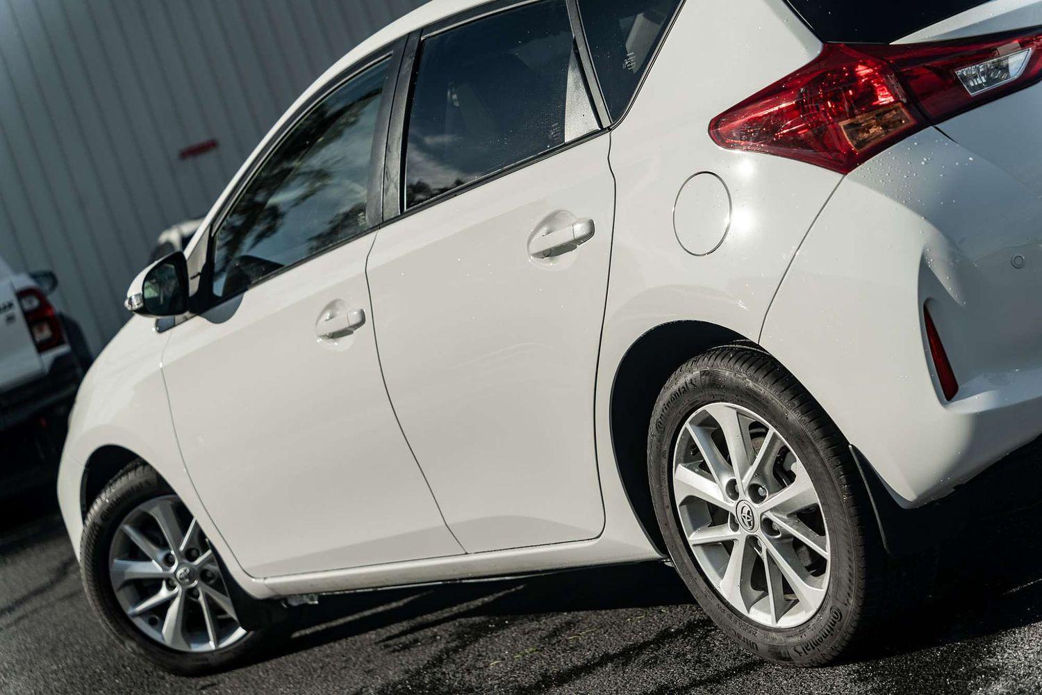 2015 Toyota Corolla Ascent Sport in White