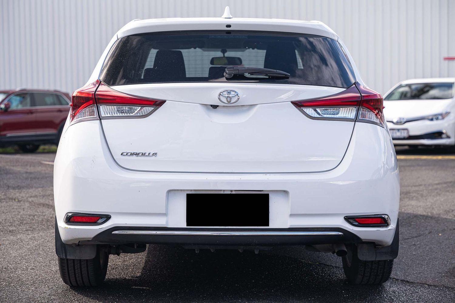2016 Toyota Corolla Ascent Sport in White