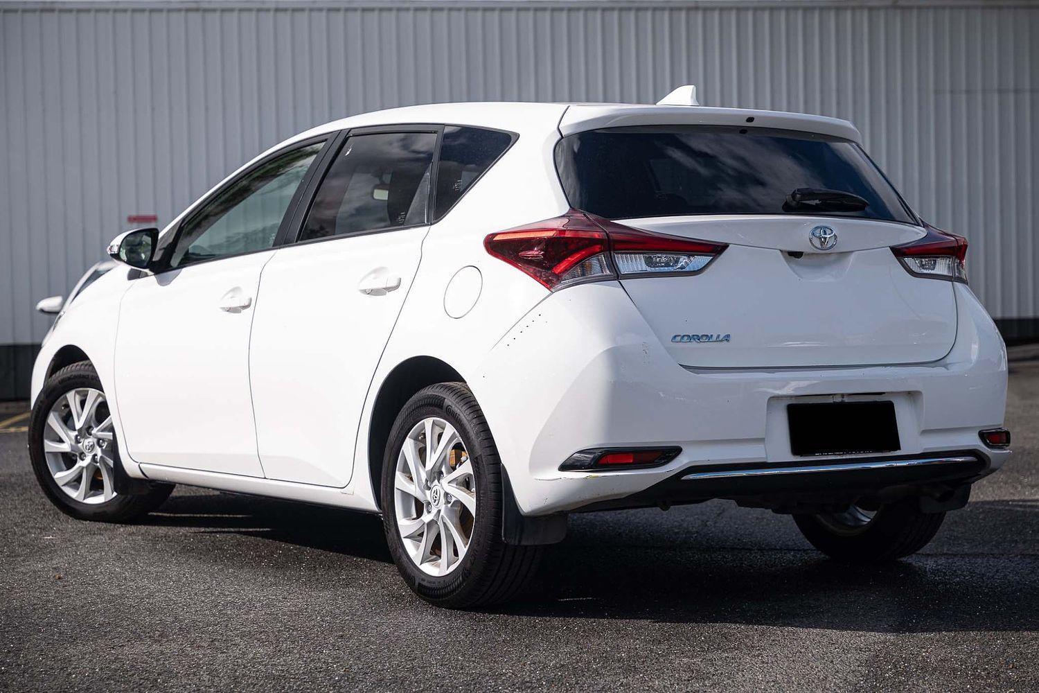 2016 Toyota Corolla Ascent Sport in White