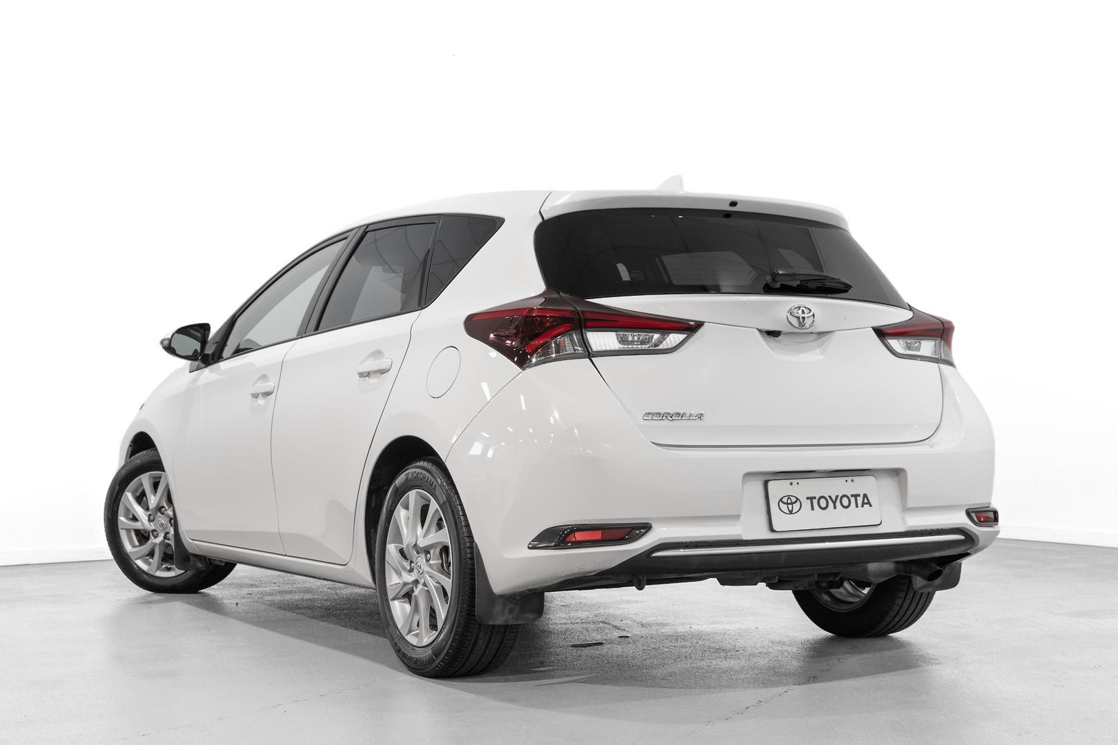 2016 Toyota Corolla Ascent Sport in White