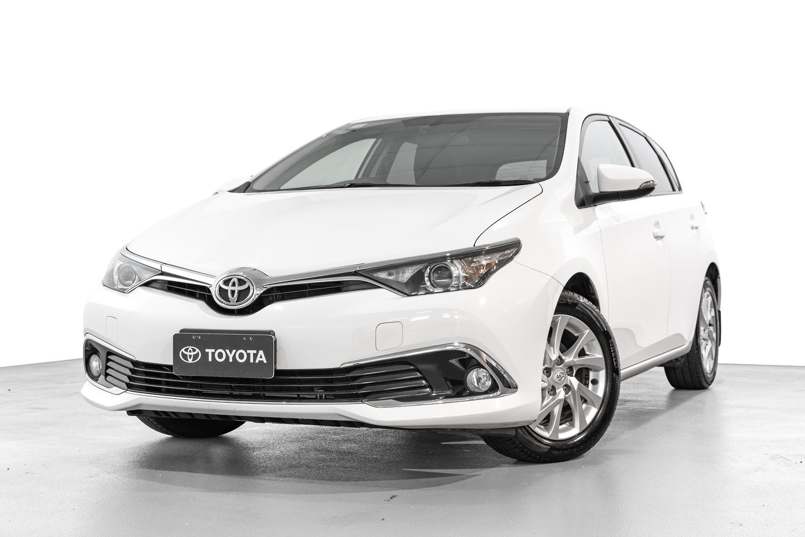 2016 Toyota Corolla Ascent Sport in White