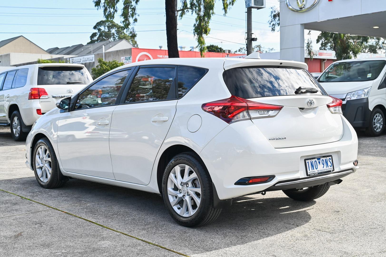2017 Toyota Corolla Ascent Sport in White