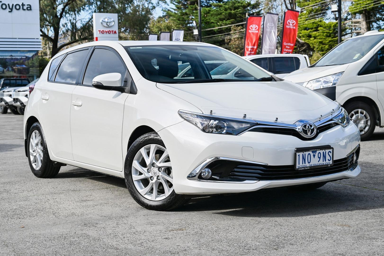 2017 Toyota Corolla Ascent Sport in White