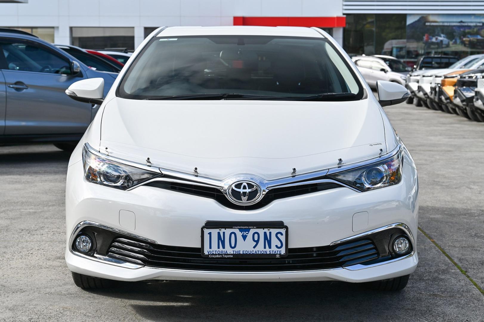 2017 Toyota Corolla Ascent Sport in White