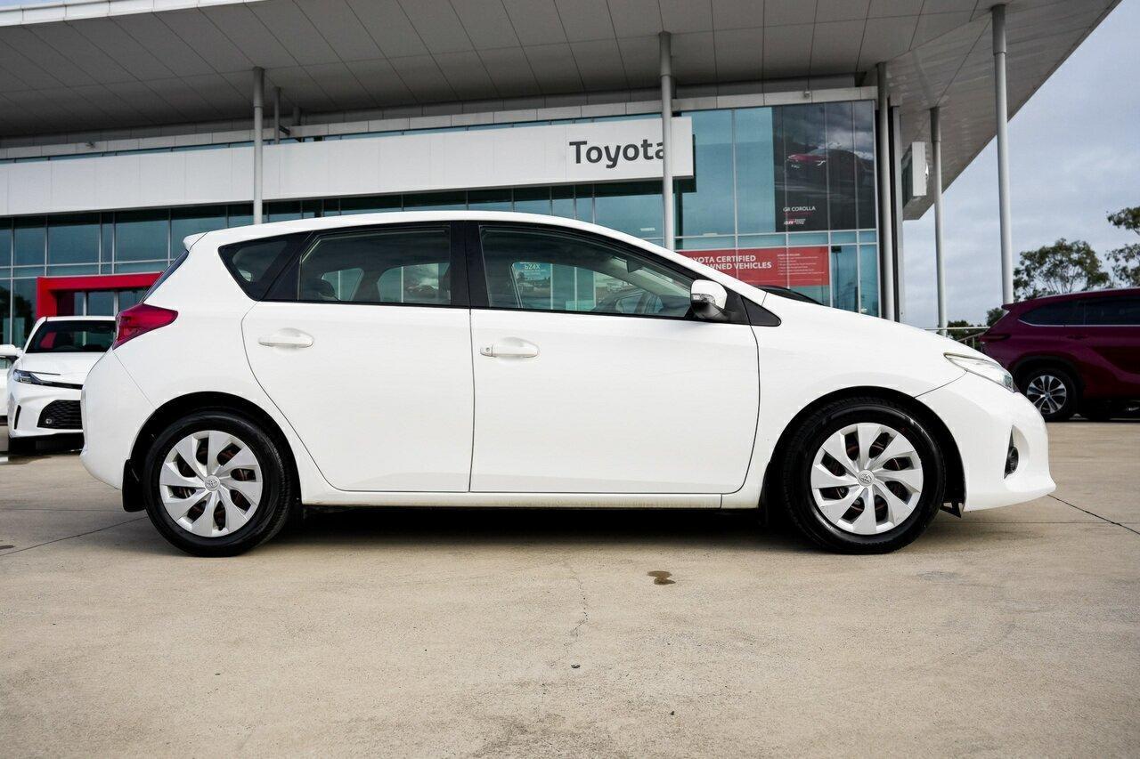 2014 Toyota Corolla Ascent Sport in White