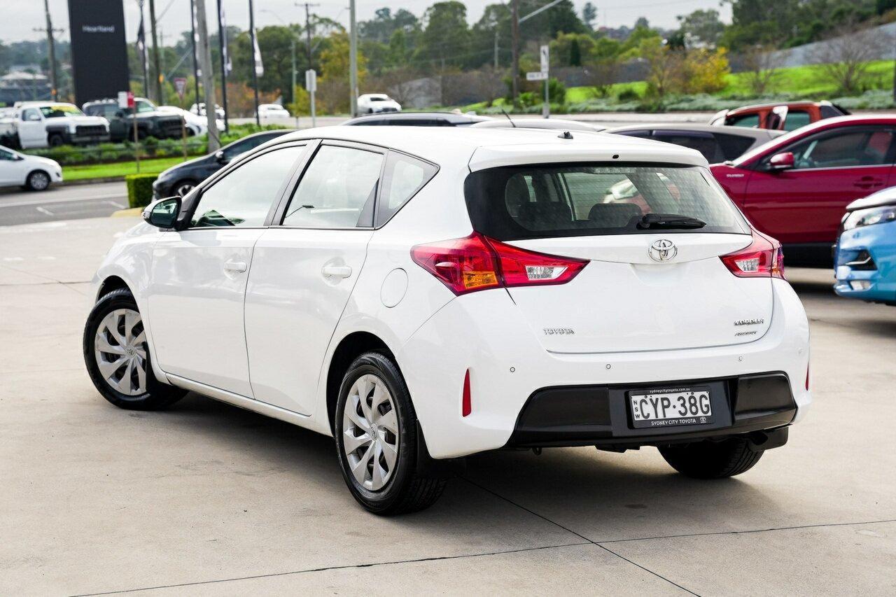 2014 Toyota Corolla Ascent Sport in White