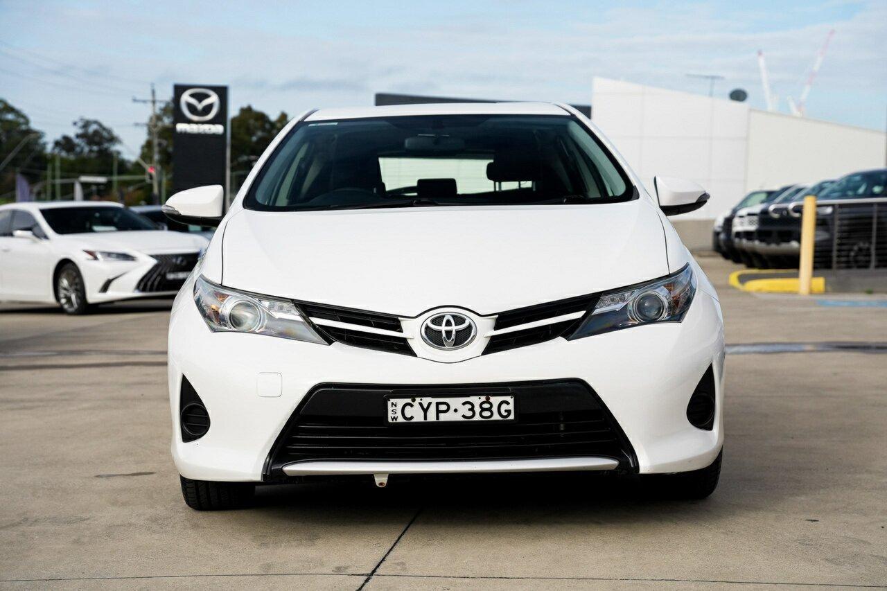2014 Toyota Corolla Ascent Sport in White