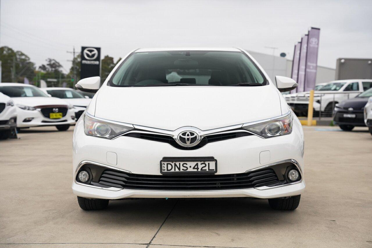 2017 Toyota Corolla Ascent Sport in White