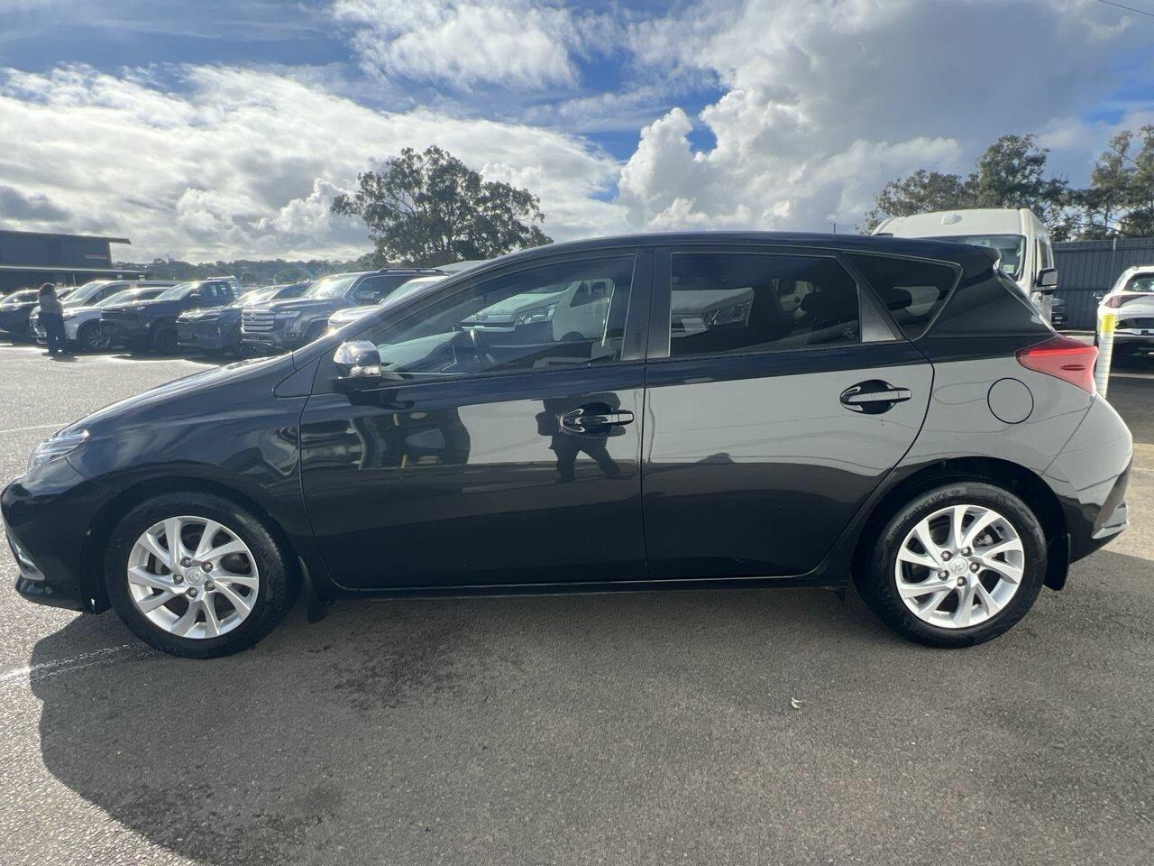 2015 Toyota Corolla Ascent Sport in Black