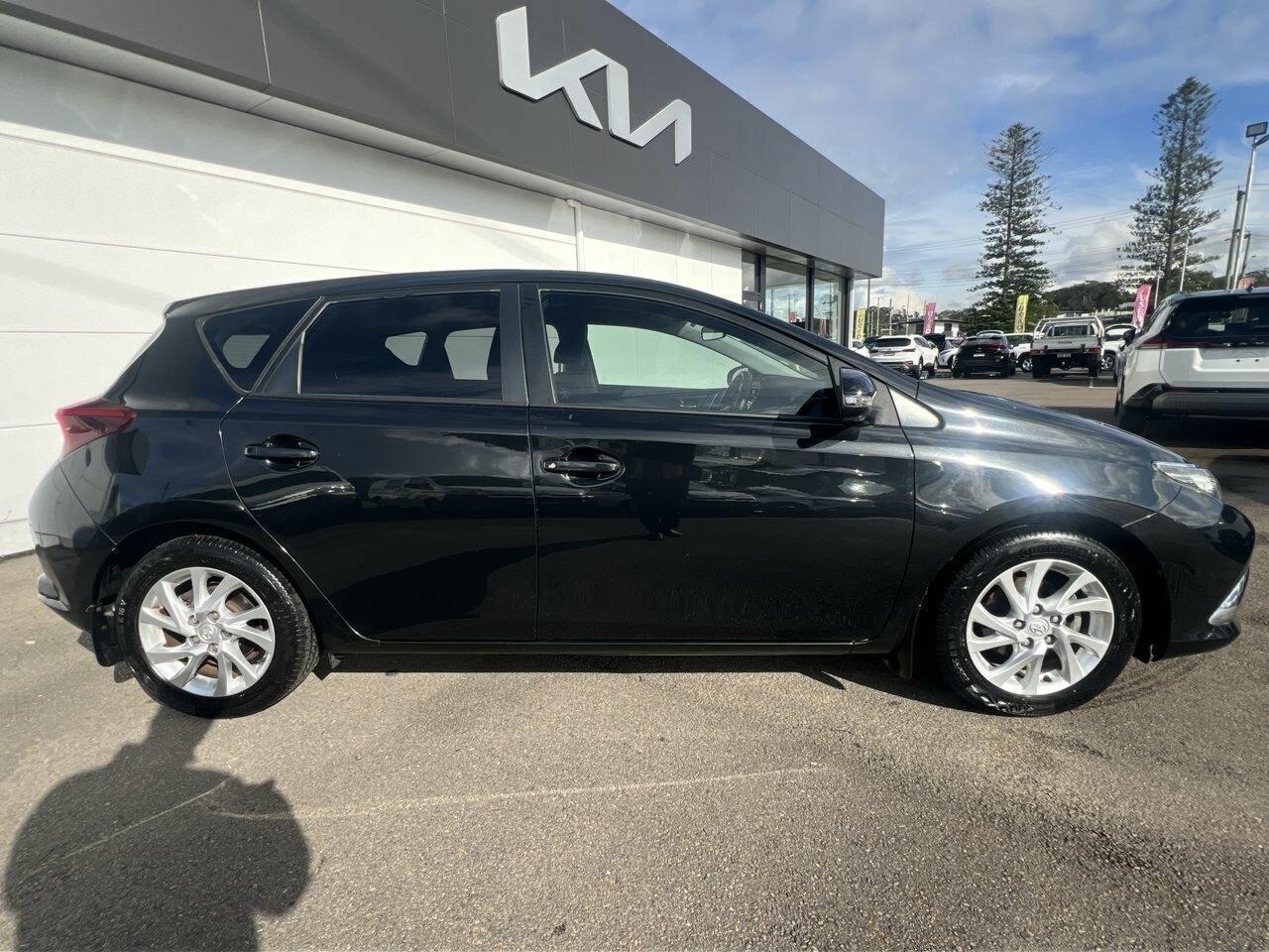 2015 Toyota Corolla Ascent Sport in Black