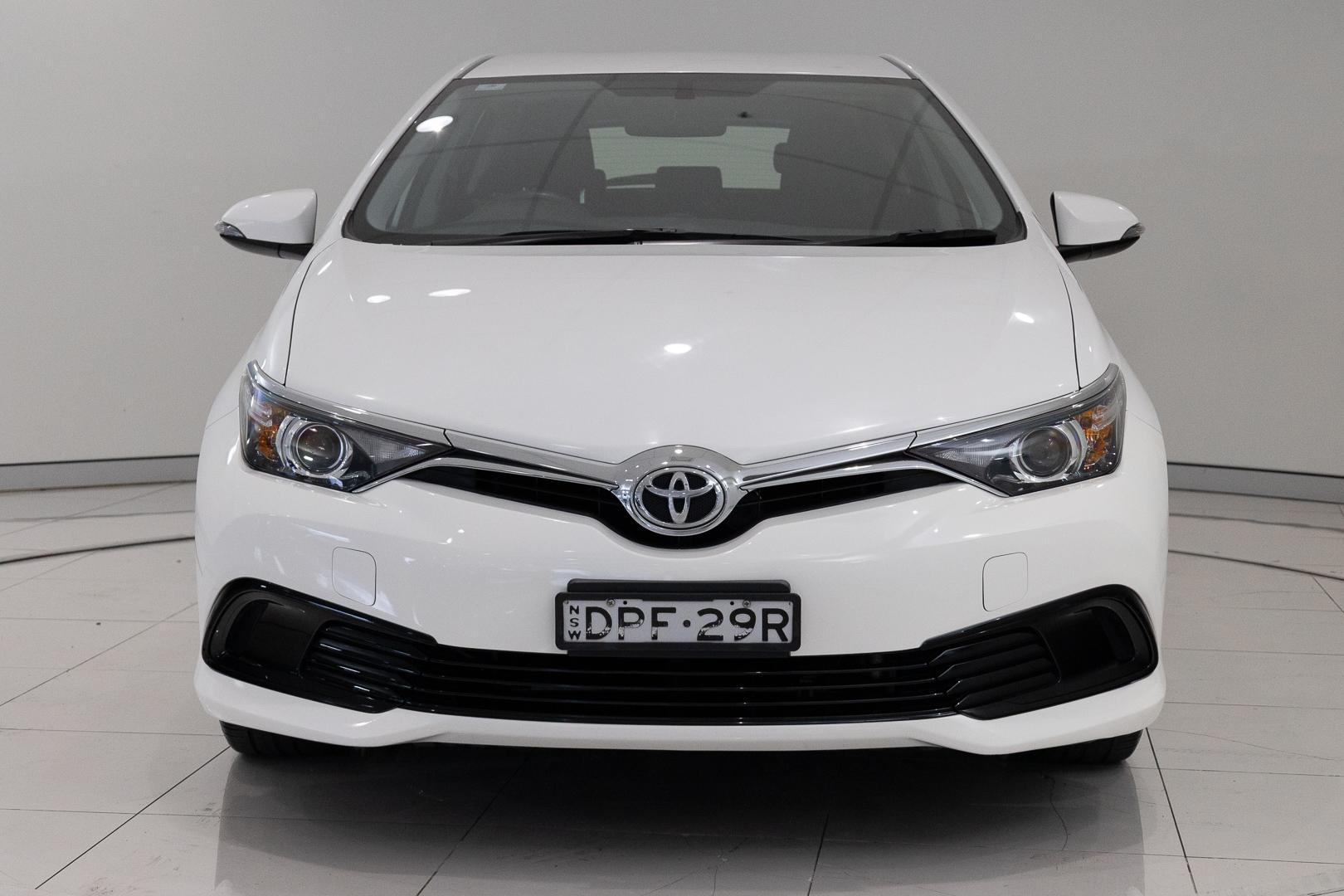 2017 Toyota Corolla Ascent Sport in White