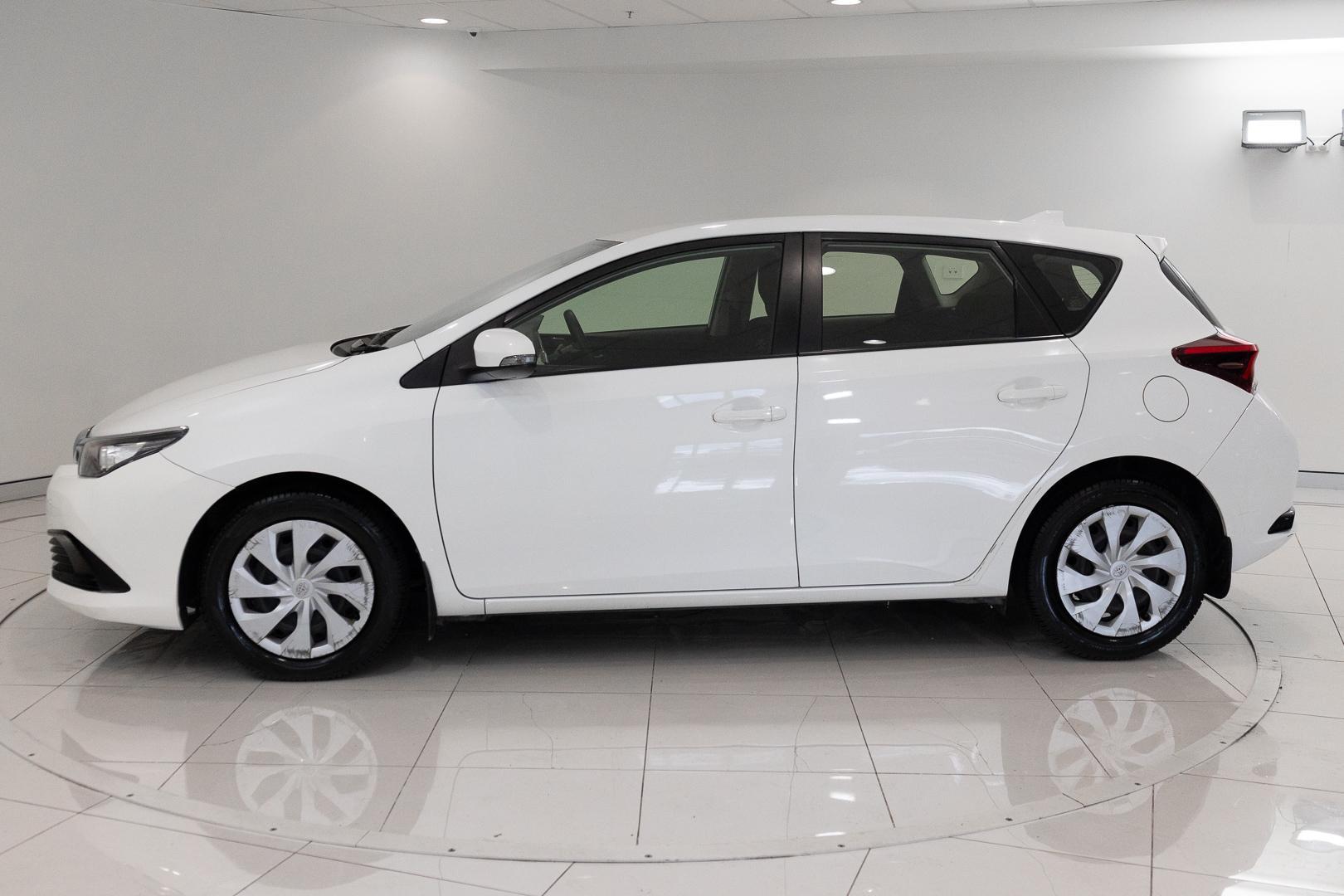 2017 Toyota Corolla Ascent Sport in White