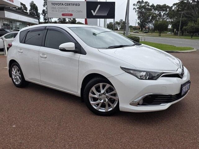 2017 Toyota Corolla ASCENT SPORT in White