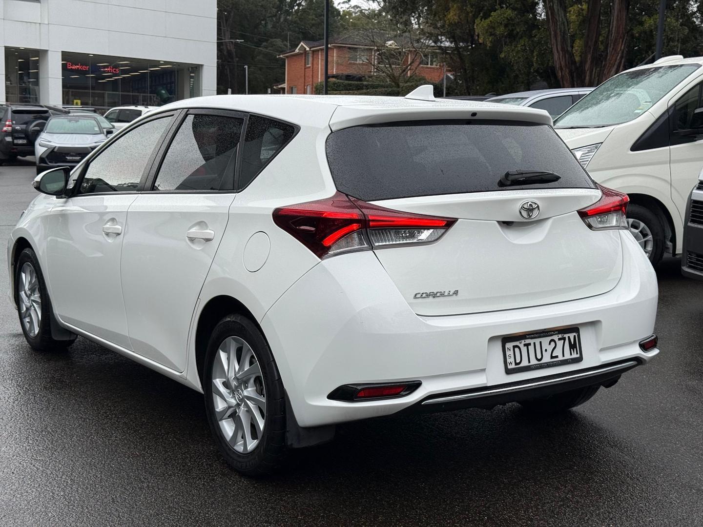2018 Toyota Corolla Ascent Sport in White
