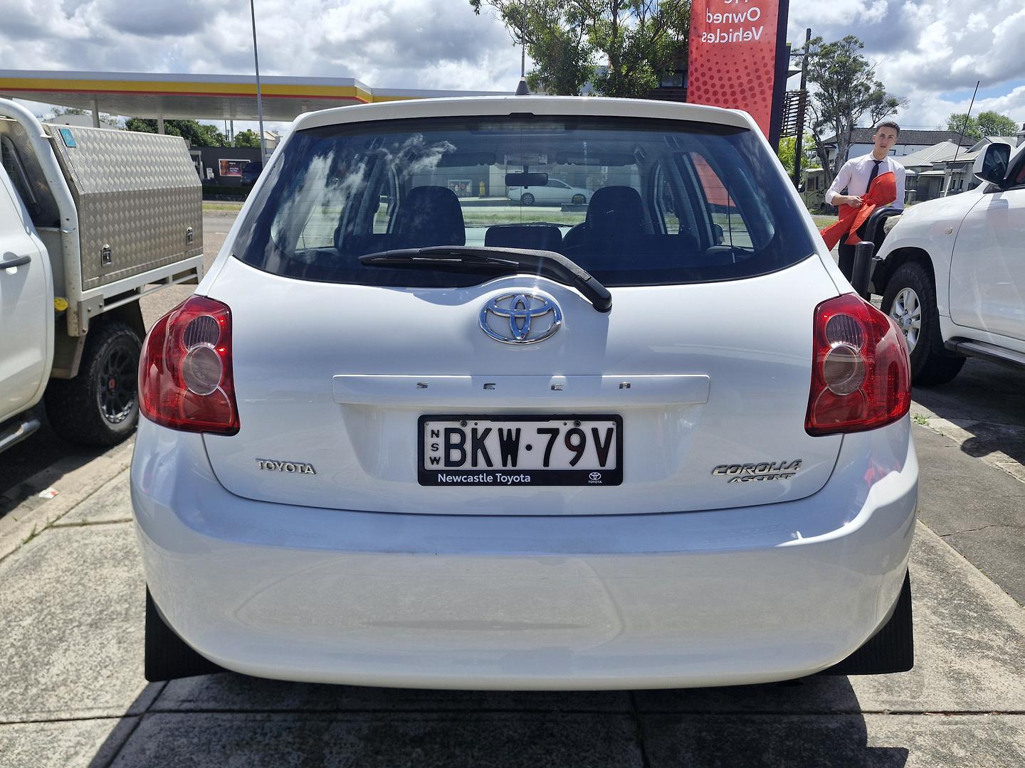 2009 Toyota Corolla Ascent in White