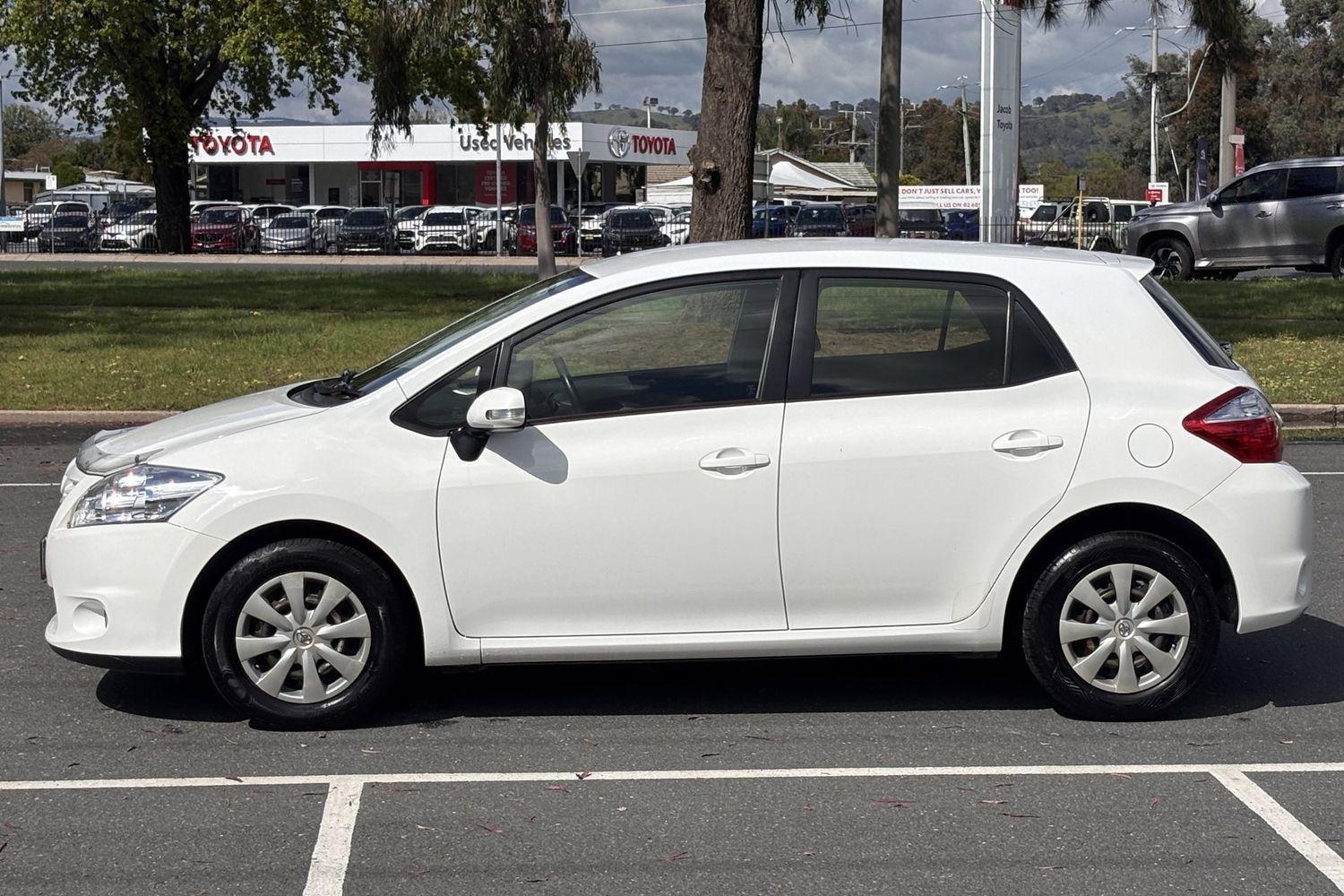 2012 Toyota Corolla Ascent in White