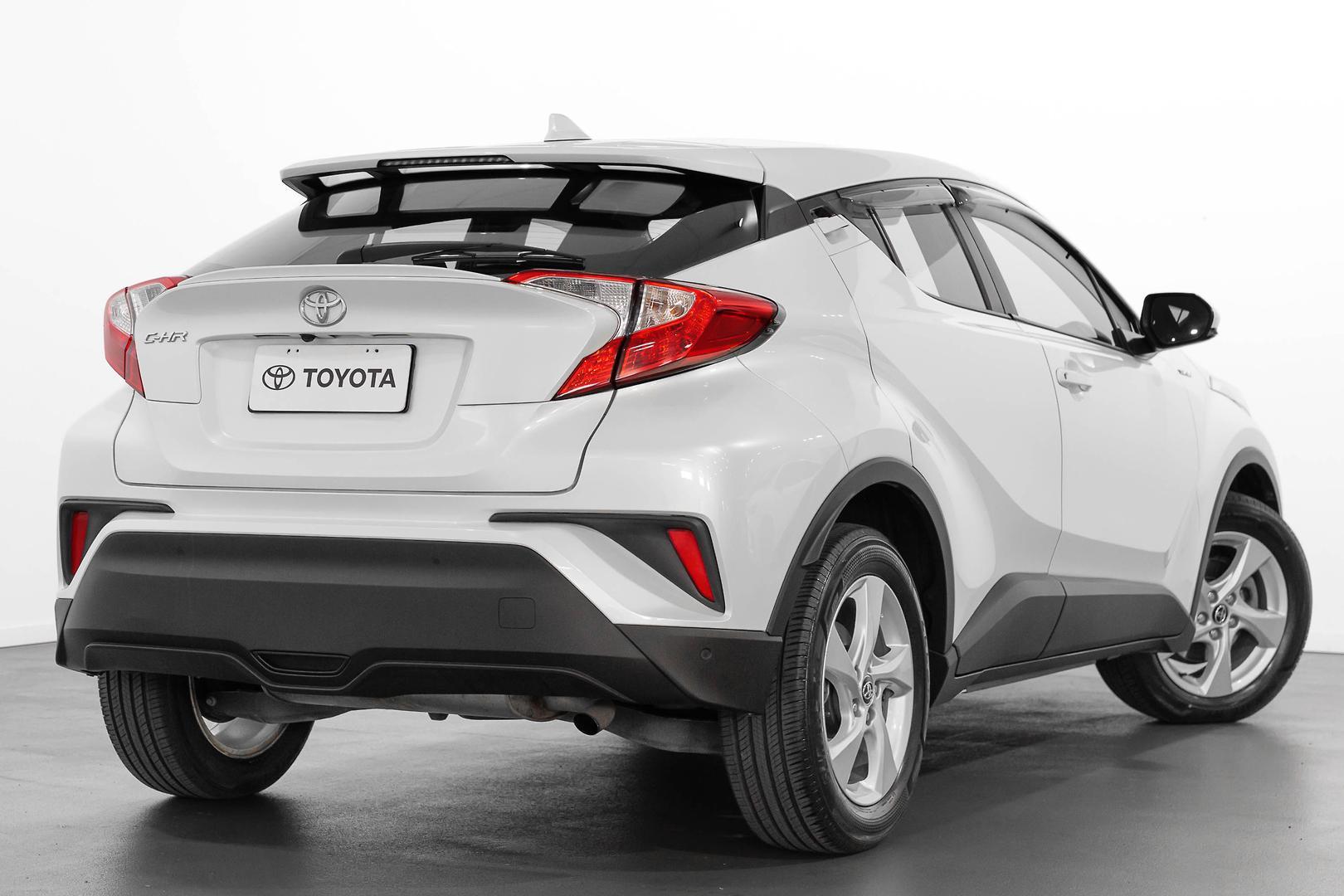 2017 Toyota C-HR Standard 2WD in White