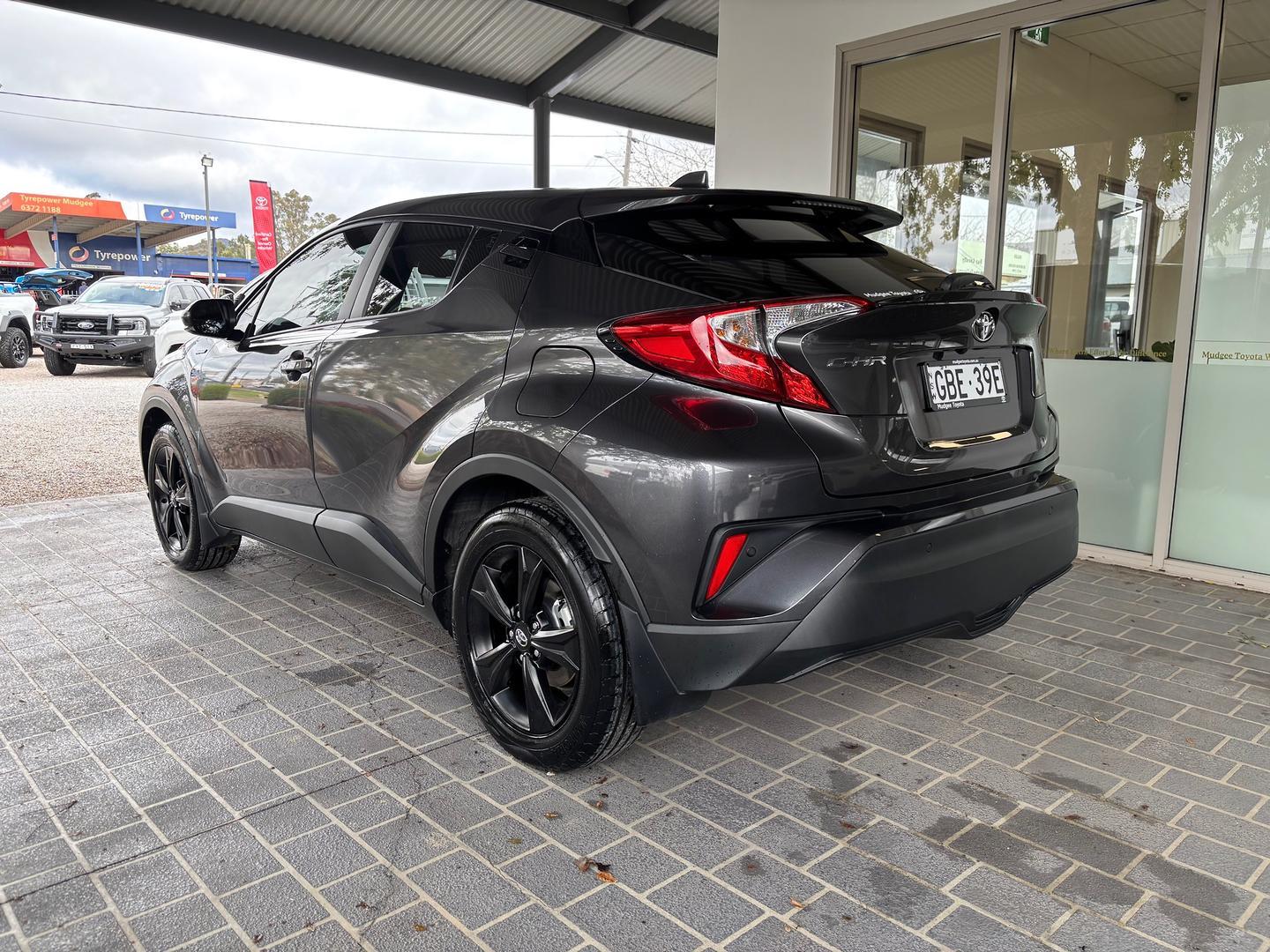 2020 Toyota C-HR Standard 2WD in Silver