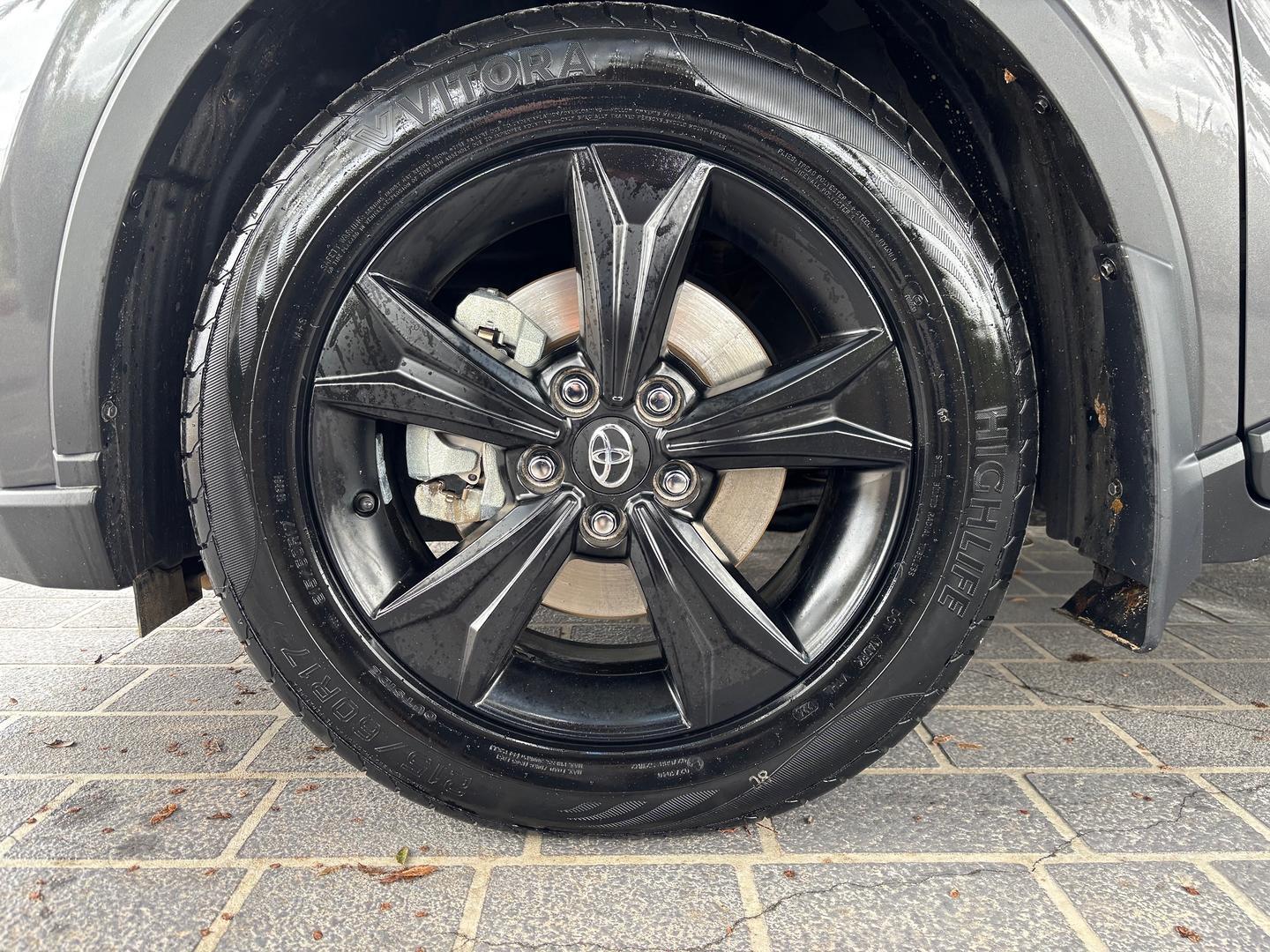 2020 Toyota C-HR Standard 2WD in Silver