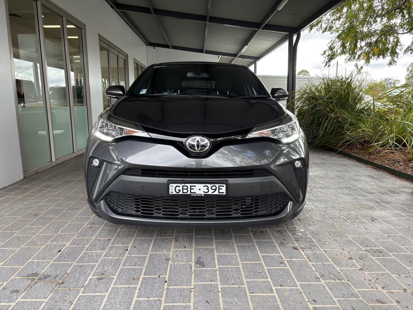 2020 Toyota C-HR Standard 2WD in Silver