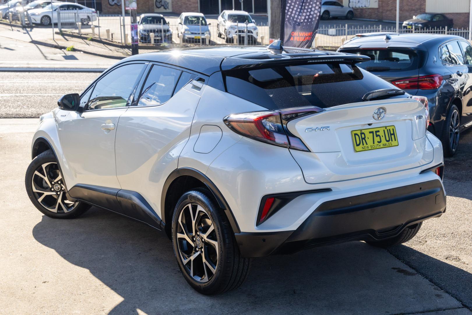 2017 Toyota C-HR Koba in Two Tone White