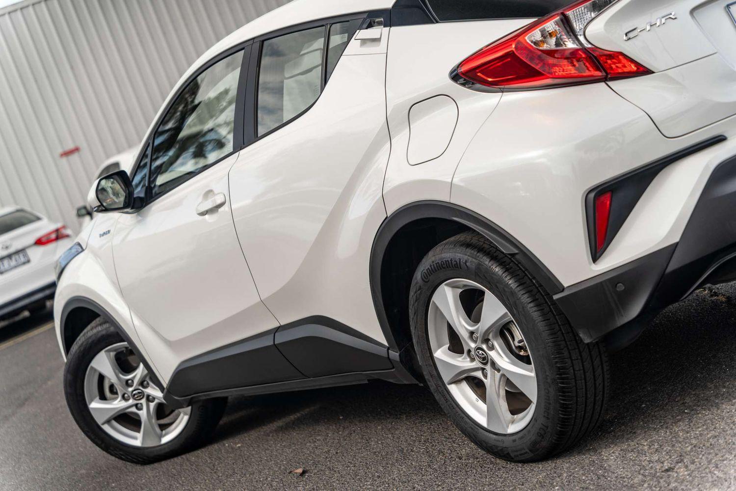 2018 Toyota C-HR Standard 2WD in White
