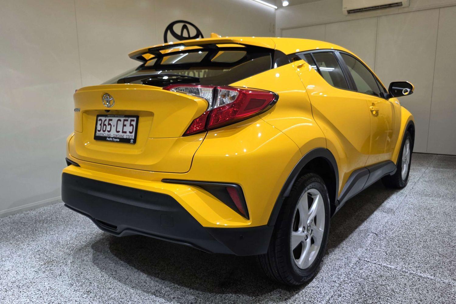 2019 Toyota C-HR Standard 2WD in Yellow