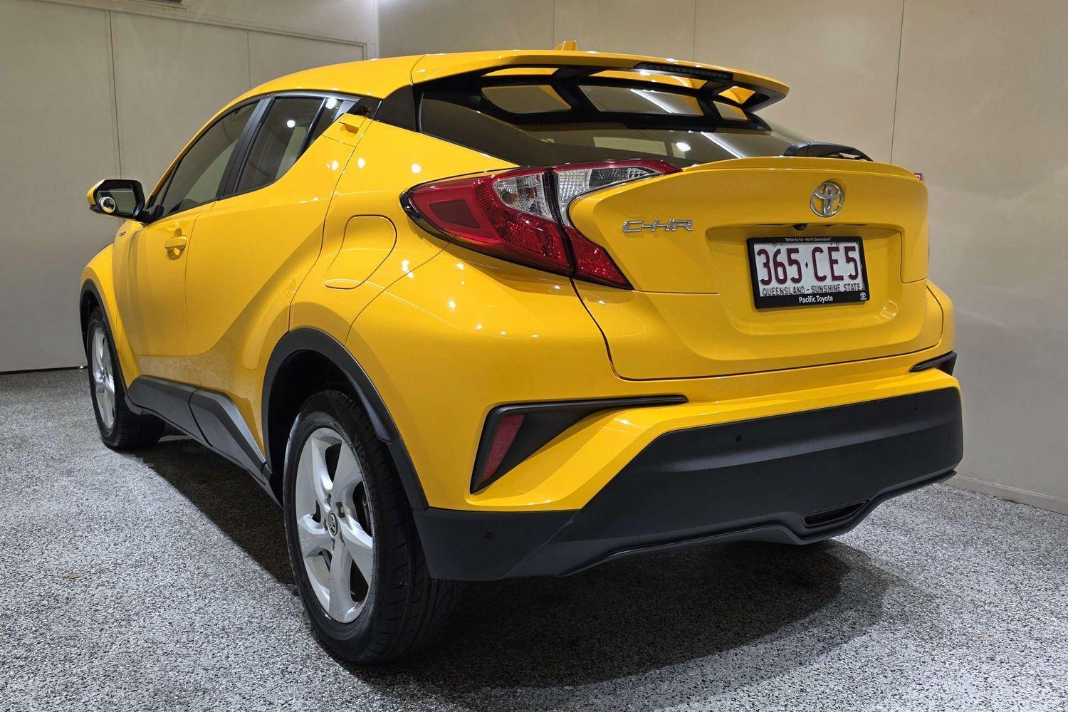 2019 Toyota C-HR Standard 2WD in Yellow
