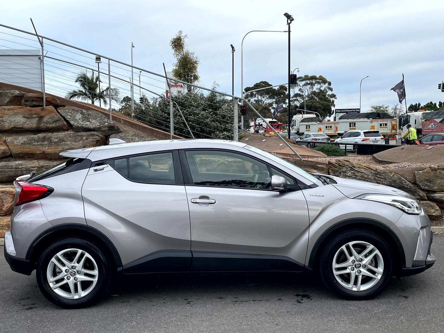 2021 Toyota C-HR GXL-2WD in Silver