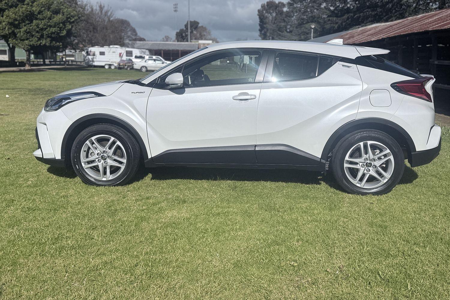 2023 Toyota C-HR GXL-2WD in White