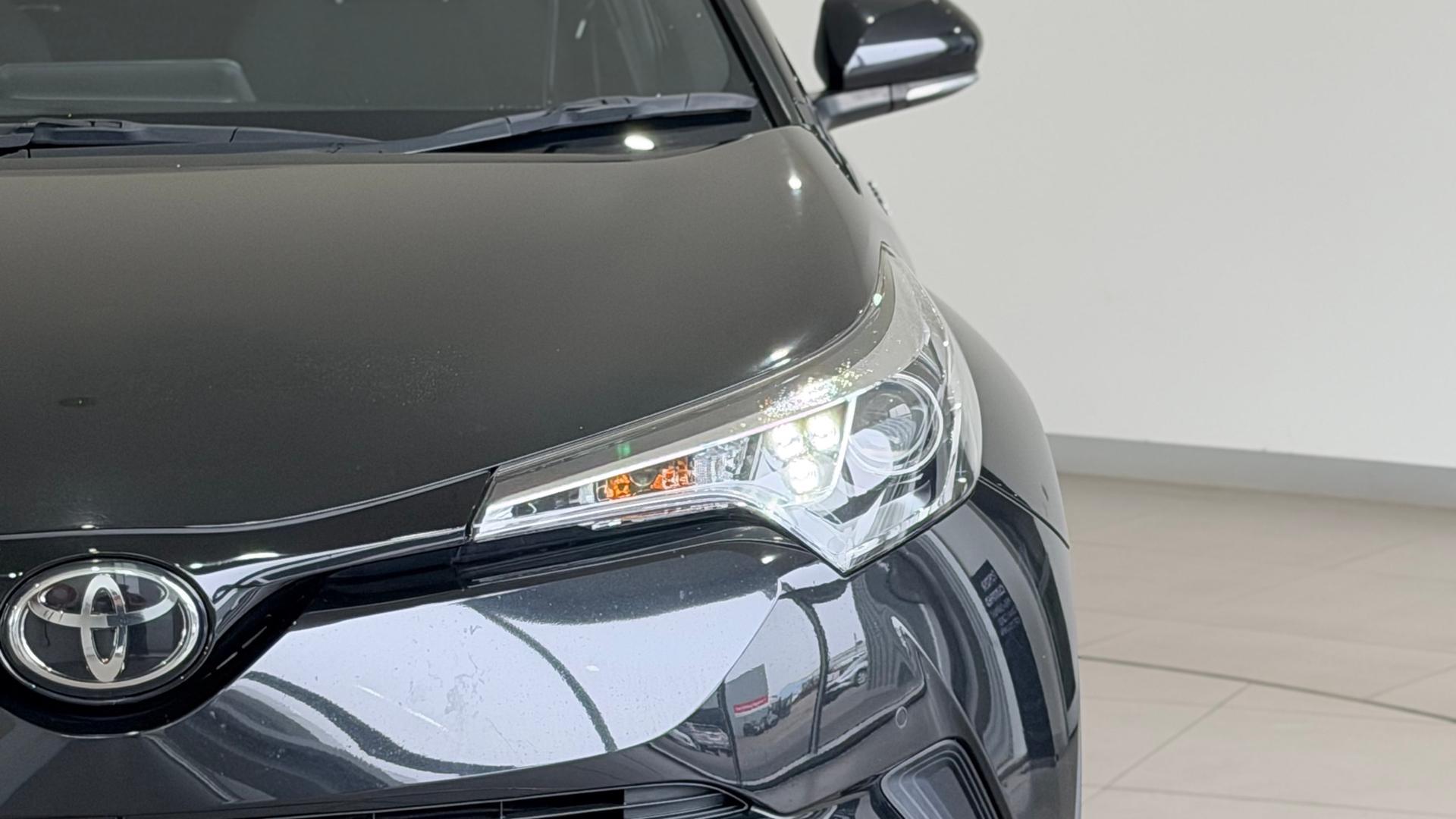 2018 Toyota C-HR Standard 2WD in Black