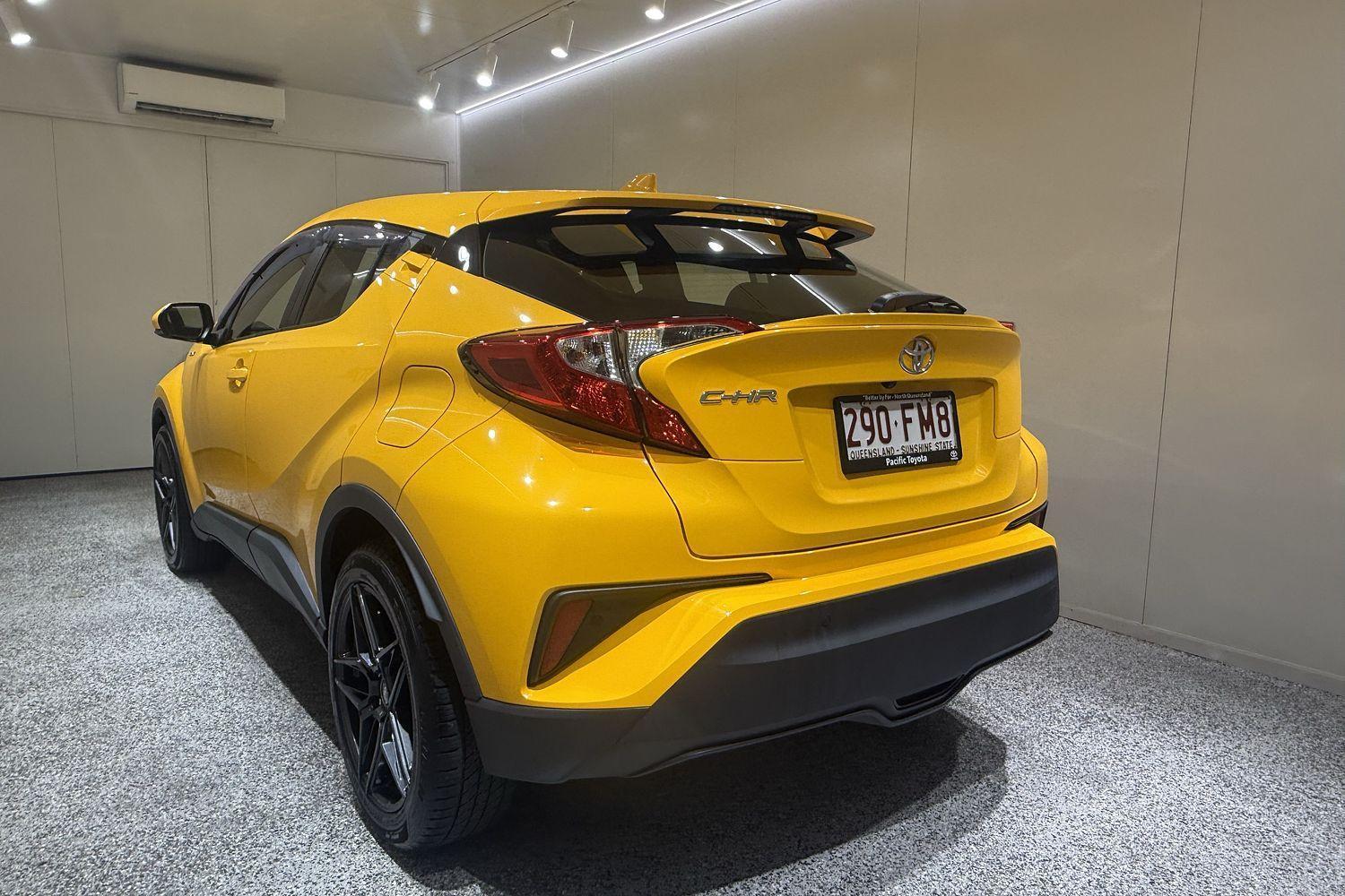 2022 Toyota C-HR GXL-2WD in Yellow