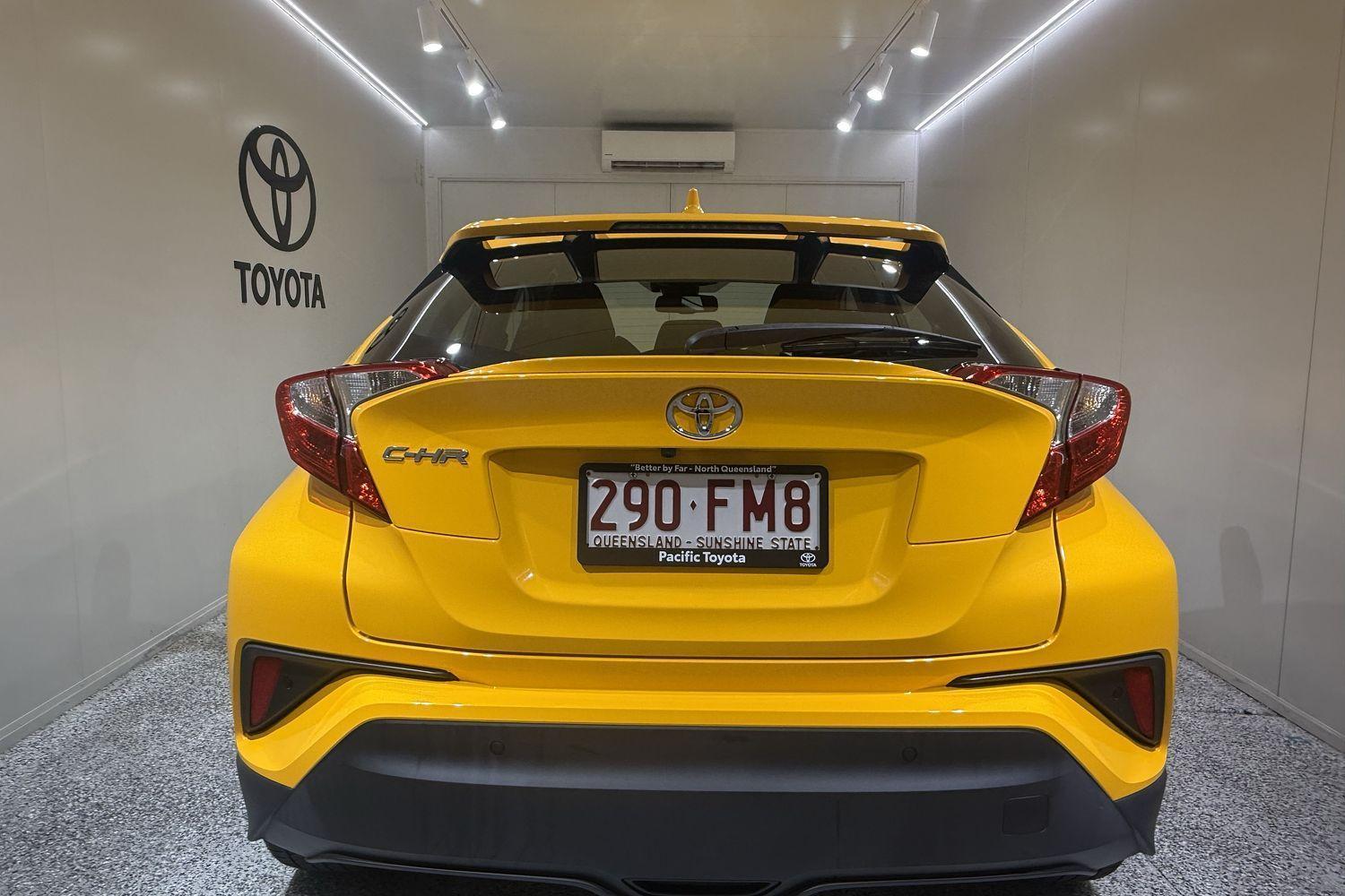 2022 Toyota C-HR GXL-2WD in Yellow