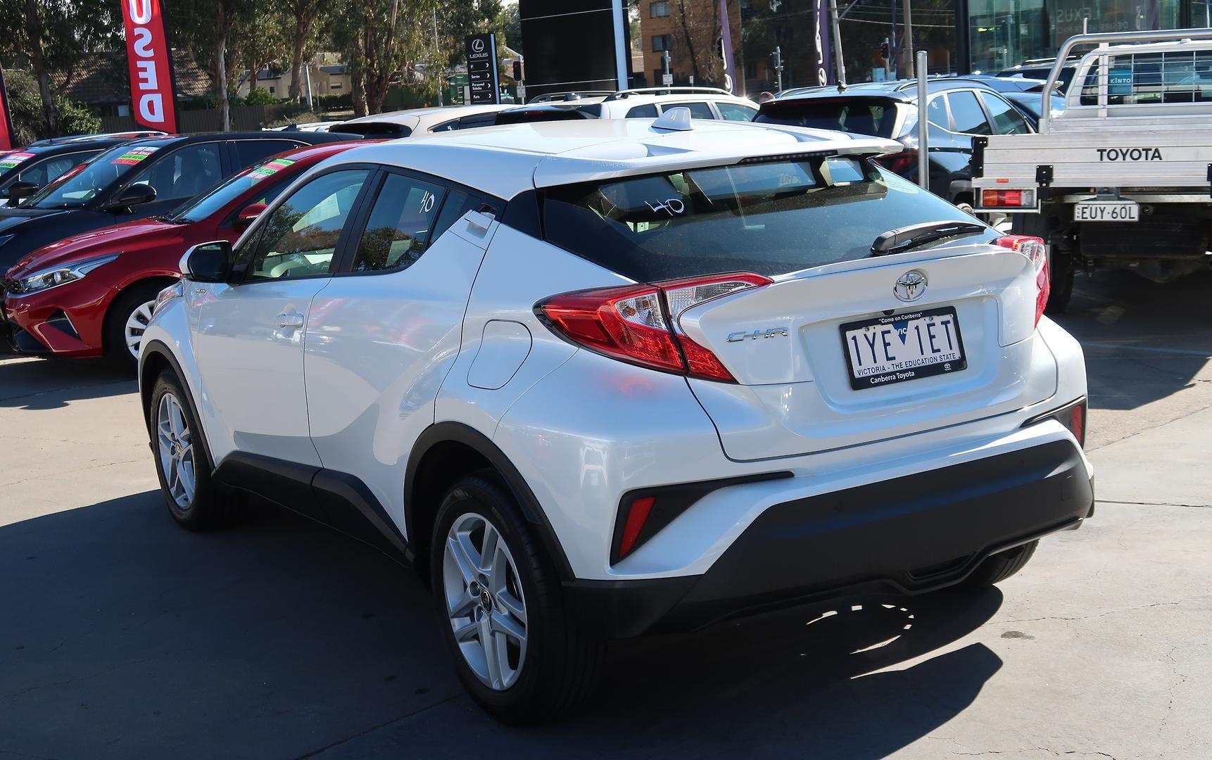 2023 Toyota C-HR GXL-2WD in White