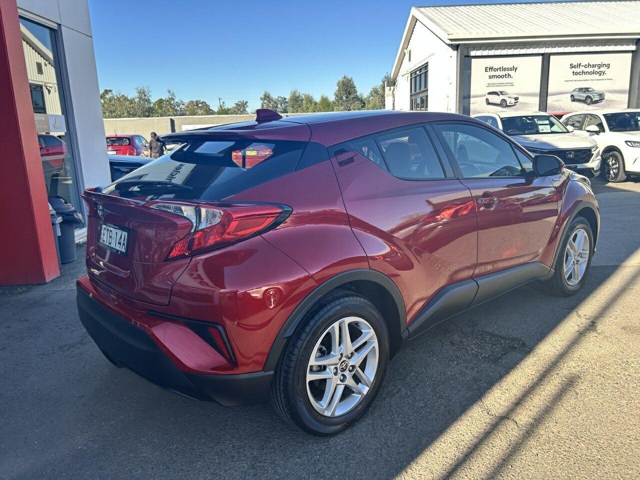 2022 Toyota C-HR GXL-2WD in Red